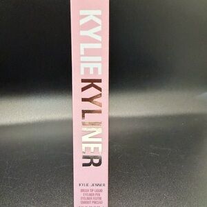 KYLIE KYLINER Brush Tip Liquid Eyeliner - Black